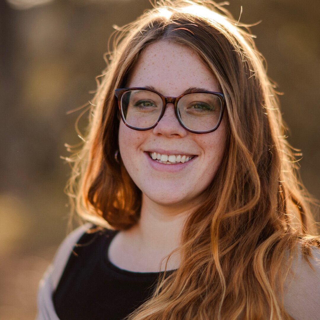 Book Services in Elizabethtown, KY with Hailey